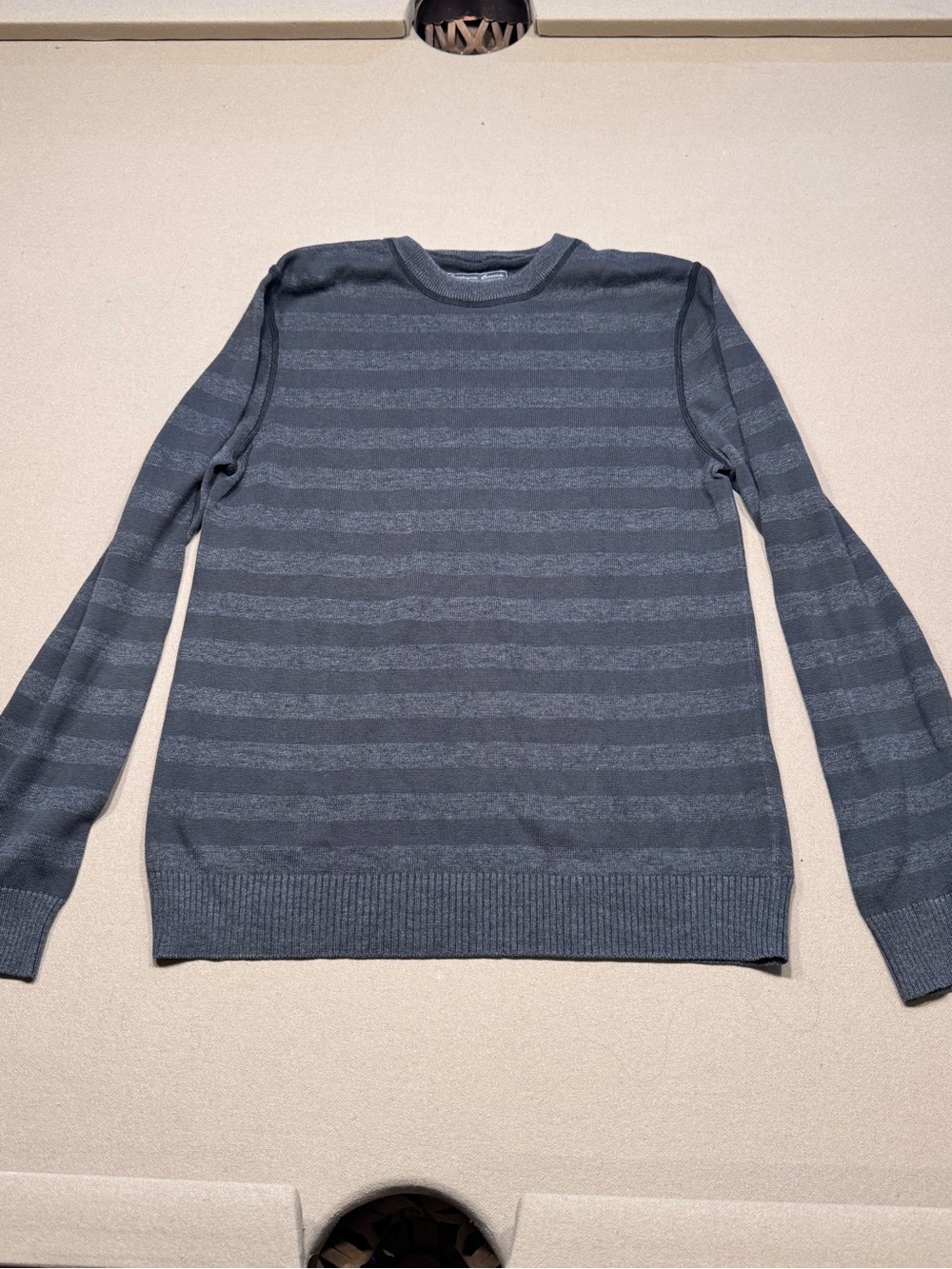Aeropostale Y2K Men's Gray Striped Crewneck Sweater